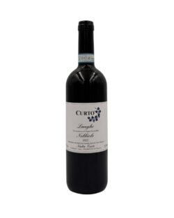 Bottiglia Nadia Curto Langhe Nebbiolo 2022: "CURTO", "Langhe DOC", "Nebbiolo", "2022", con design floreale elegante.