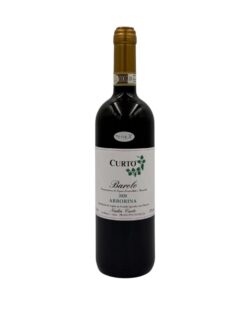 Bottiglia di Curto Marco Barolo Arborina 2020 con etichetta chiara che evidenzia il nome del produttore "CURTO" in grande, seguito dalla denominazione "Barolo Denominazione di Origine Controllata e Garantita", l'annata "2020" e il nome della vigna "ARBORINA". In basso è presente il nome "Nadia Curto" e l'indicazione "La Morra - Italia - PRODOTTO IN ITALIA". Un piccolo disegno stilizzato di foglie è presente sopra la scritta "Barolo". Un adesivo bianco con la scritta "TRIPLE A" è visibile sulla spalla della bottiglia.