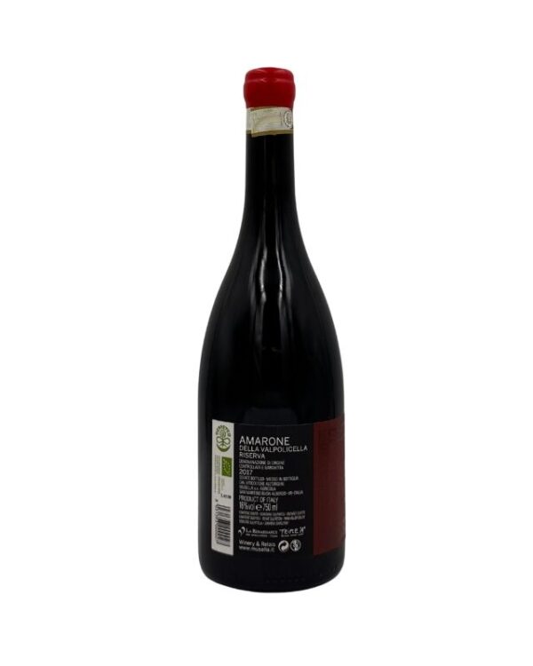 Retro della bottiglia di Musella Amarone della Valpolicella Riserva 2017 con etichetta descrittiva che include informazioni sul produttore, la denominazione "AMARONE DELLA VALPOLICELLA Denominazione di Origine Controllata e Garantita RISERVA", l'annata "2017" e dettagli sul vino, oltre a certificazioni biologiche e biodinamiche.