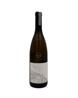 Bottiglia Cantina Kurtatsch Hoch Klaus Weiss 2022 con etichetta stilizzata di pecorelle in un paesaggio notturno.