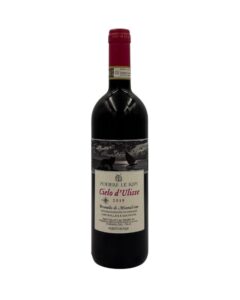 Bottiglia di Podere Le Ripi Cielo d'Ulisse Brunello di Montalcino 2019 con un'etichetta suggestiva che raffigura un paesaggio notturno stellato con un lupo che ulula alla luna e una barca a vela all'orizzonte. Il nome del produttore "PODERE LE RIPI" è presente in alto, seguito dal nome della cuvée "Cielo d'Ulisse" in rosso, l'annata "2019" e la denominazione "Brunello di Montalcino DENOMINAZIONE DI ORIGINE CONTROLLATA E GARANTITA".