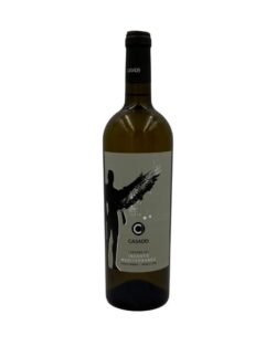 Bottiglia Casadei Incanto Mediterraneo con etichetta chiara, figura alata stilizzata, logo C e scritte Sauvignon & Semillon