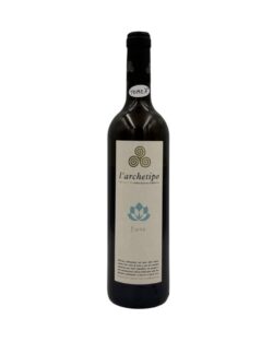 Bottiglia L'Archetipo Fiano 2023 con etichetta chiara, fiore azzurro, logo, scritta Triple A sul collo e testo descrittivo