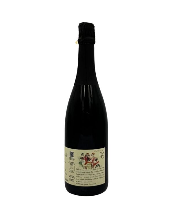Retro della bottiglia di vino frizzante biologico Aia delle Cinque Campi Rio degli Sgoccioli 2022 con un'etichetta che continua il testo descrittivo e presenta un'illustrazione di persone che lavorano in vigna. Sono visibili anche le certificazioni biologiche e informazioni aggiuntive sul produttore "Aia delle Cinque Campi di Bendinelli Castellani (RE) - Italia".
