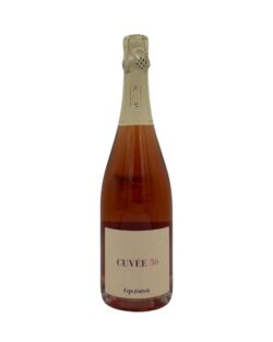 Bottiglia Cuvée 36 Rosé Nature: "CUVÉE 36" bordeaux in risalto, "Rosé Nature" piccolo in basso.