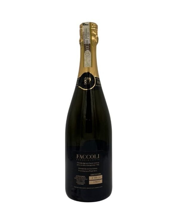 Retro della bottiglia di Franciacorta Faccoli Extra Brut con etichetta descrittiva nera che include informazioni sul metodo di produzione, le uve (Chardonnay e Pinot Nero), la sboccatura e la gradazione alcolica 12.5% vol.