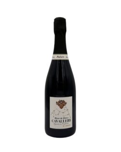 Cavalleri Blanc de Blancs Brut Nature 2017: logo oro, "Blanc de Blancs" e "Brut Nature" sul collo.