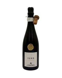 Bottiglia di Franciacorta Andrea Arici Zero Millesimato Dosaggio Zero 2017 con tappo di sughero legato, etichetta chiara che evidenzia "FRANCIACORTA", "ZERO" in grande con "millesimato" in piccolo sotto e un sigillo dorato con "TS" e l'annata "2017", e "ANDREA ARICI" in basso.