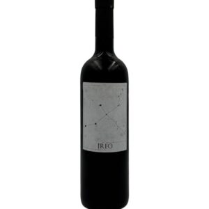 Bottiglia di vino bianco Ireo Bianco Provincia di Pavia IGT 2016 con etichetta chiara raffigurante una costellazione e la scritta "IREO".