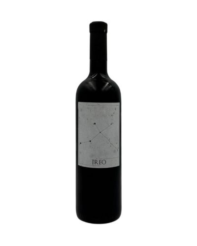 Bottiglia di vino bianco Ireo Bianco Provincia di Pavia IGT 2016 con etichetta chiara raffigurante una costellazione e la scritta "IREO".