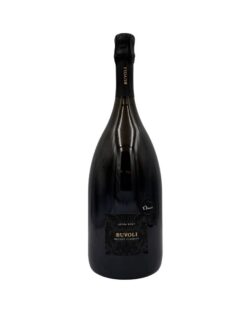 Magnum Buvoli Extra Brut: etichetta nera damascata, scritta "BUVOLI METODO CLASSICO". Collo "BUVOLI", adesivo "Dieci".