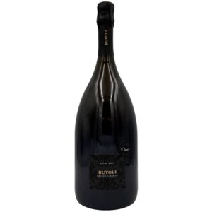 Bottiglia magnum di spumante Buvoli Metodo Classico Extra Brut con etichetta nera con un motivo damascato scuro e la scritta "BUVOLI METODO CLASSICO EXTRA BRUT". Sul collo è presente la scritta verticale "BUVOLI" e un piccolo adesivo rotondo dorato con la scritta "Dieci".