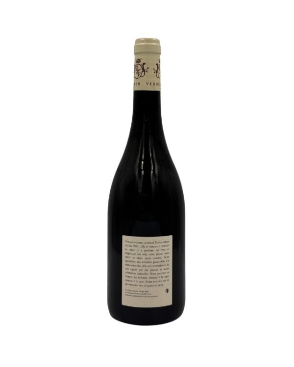Retro della bottiglia di Volnay 1er Cru "Clos des Chênes" 2020 del Domaine Huber-Verdereau con etichetta descrittiva che include informazioni sulla filosofia del produttore e dettagli sul vino