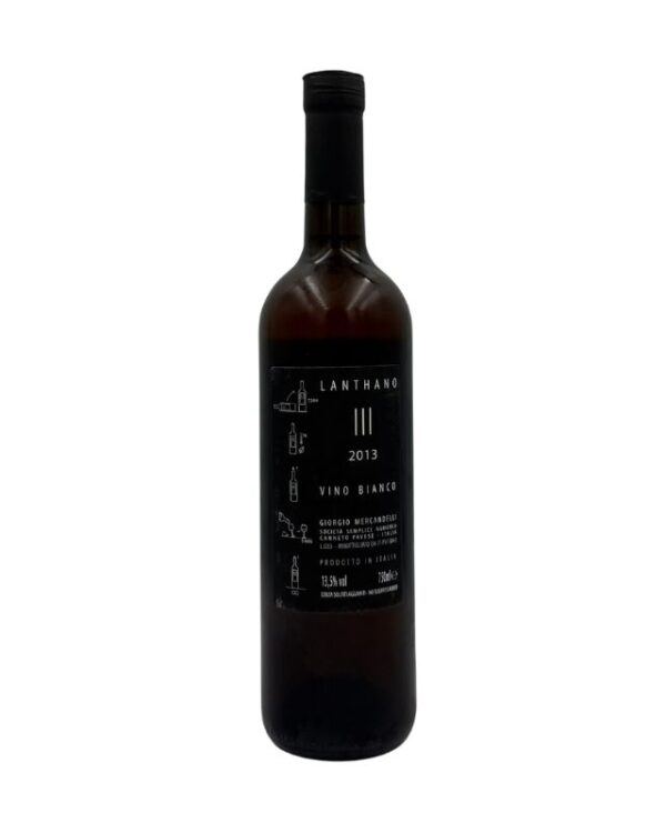 Retro bottiglia Lanthanum III Bianco 2013 con etichetta nera, "LANTHANUM III", "2013", "VINO BIANCO", "GIORGIO MERCANDELLI" e icone stilizzate.
