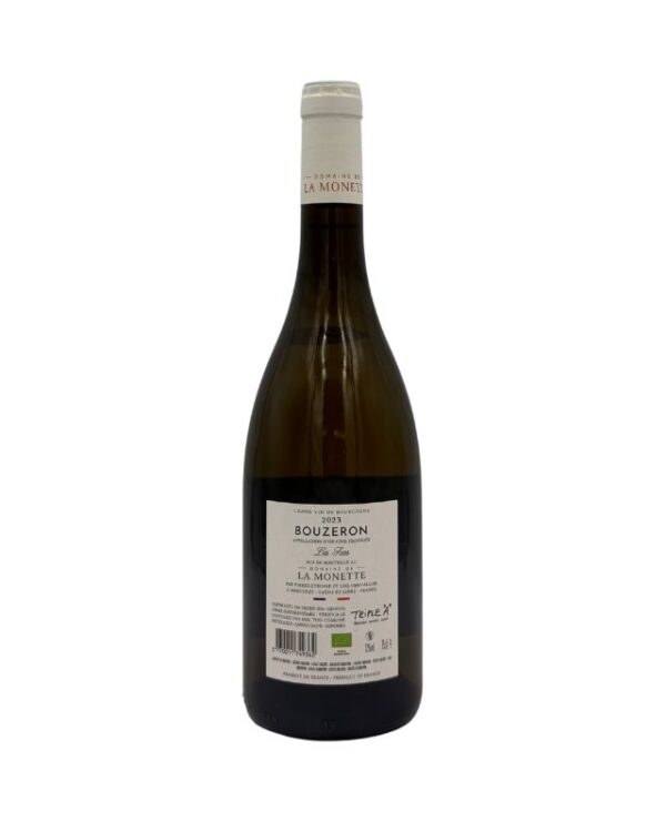 Retro della bottiglia di Bouzeron Les Fées 2023 del Domaine de la Monette con etichetta descrittiva che include informazioni sul produttore, la denominazione "BOUZERON", l'annata "2023" e dettagli sul vino. È presente nuovamente l'adesivo "TRIPLE A".