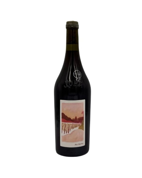Bottiglia di Côtes du Jura Aux Barres 2023 di Au Pairier con un'etichetta artistica che raffigura un paesaggio dai toni caldi con filari. La denominazione "JURA" è visibile sul collo della bottiglia, insieme a un piccolo adesivo nero con la scritta bianca "(Le Clos)".